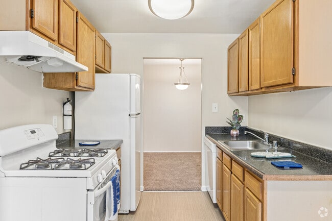 Den, 2BR, 2BA - 1,076SF - Kitchen