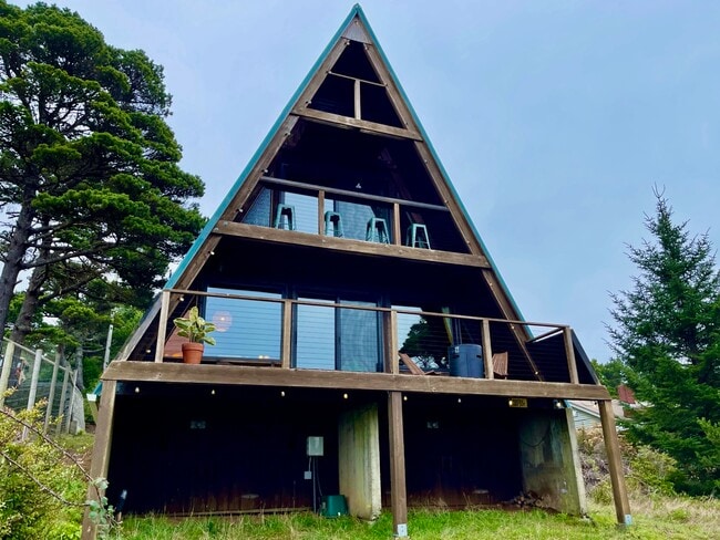 Photo - 2780 SW Breakers Dr