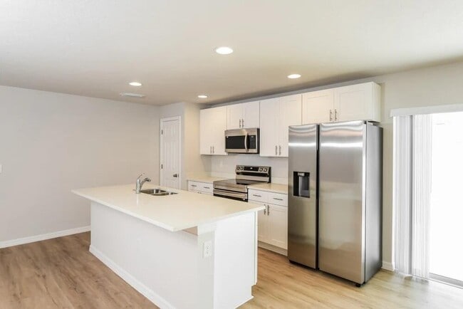 Photo - 474 Gallagher St SW