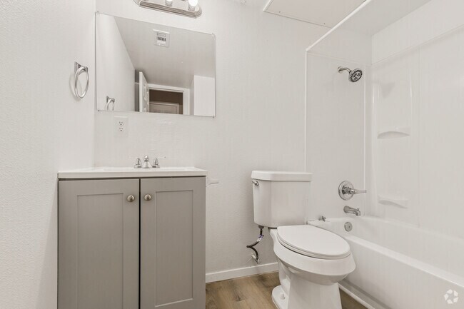1 habitación, 1 baño - 750 pies cuadrados - Baño