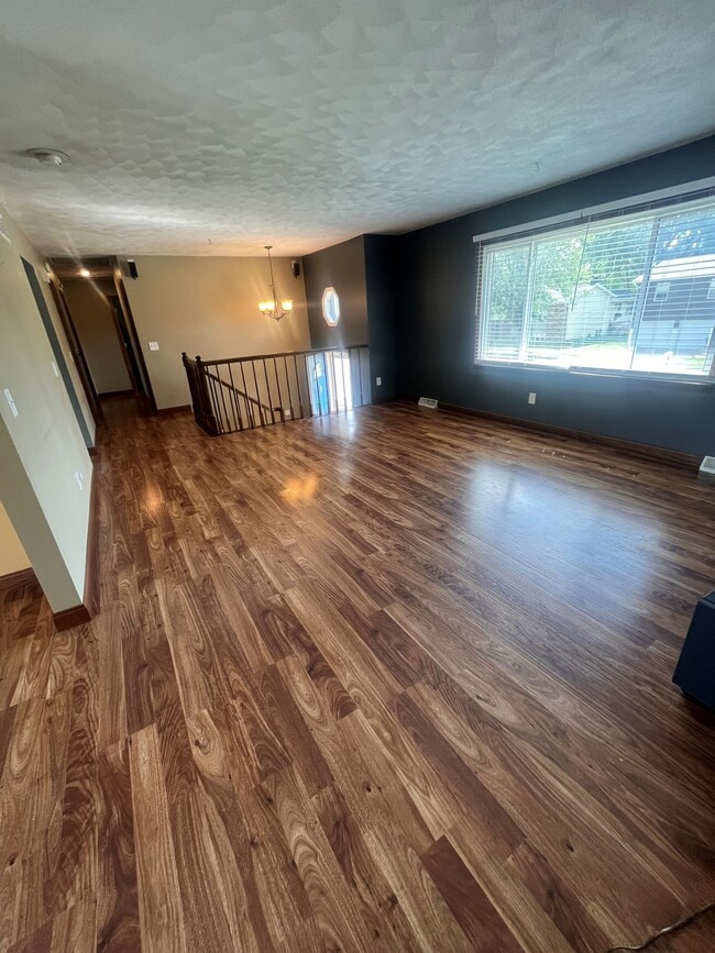 Photo - 3751 Tam O Shanter Dr N