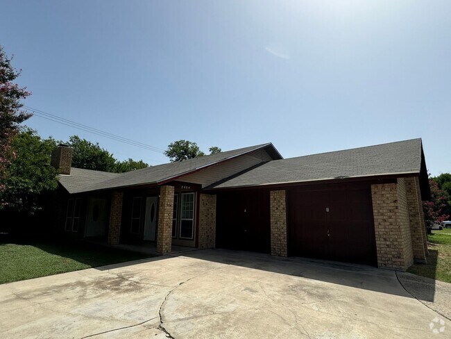 Building Photo - 2404 Shoemaker Dr Rental