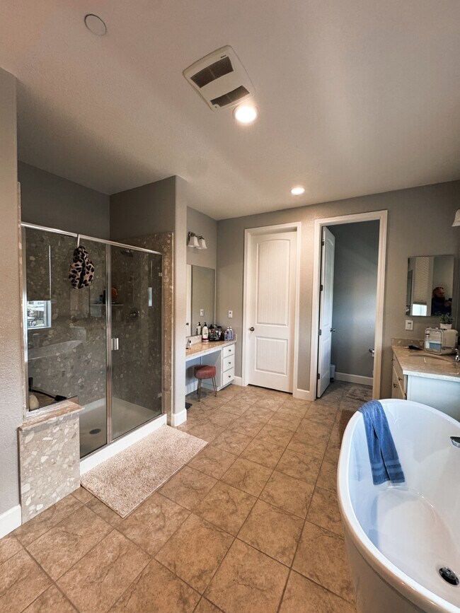 Photo - 2072 Parsons Dr