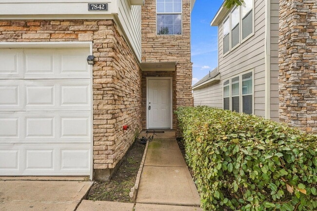7842 Winding Creek View