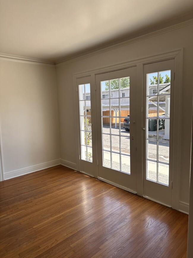 Photo - 102 N Oak Ave