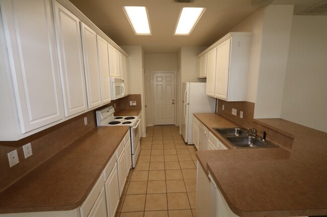 14418 Fairbuff Ln