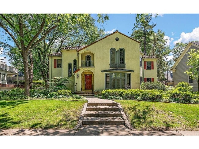 Building Photo - 1921 Humboldt Ave S Rental