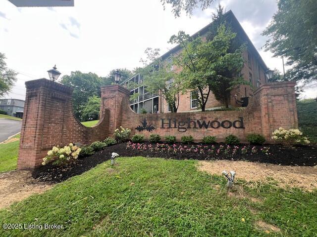 Photo - 416 Highwood Dr