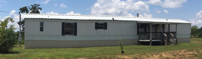 Building Photo - 3 BDR / 2BA in Private Community