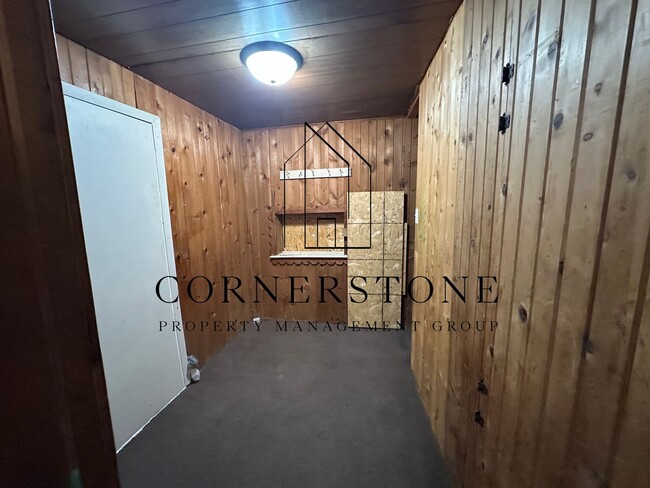 Photo - 302 2nd St NW