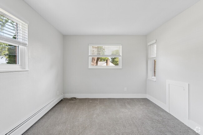 2BR, 1BA - 750SF - Primary Bedroom