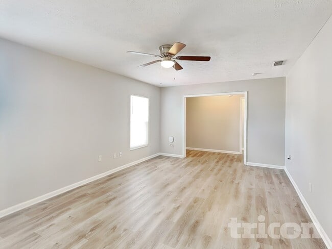 Photo - 604 Barkfield Loop