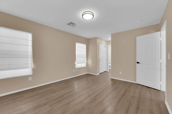 Photo - Well Maintained 3 bedrooms/2.5 bathroom Ho...
