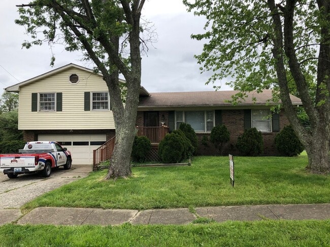 Building Photo - House in Gainesway With Huge Yard      250731