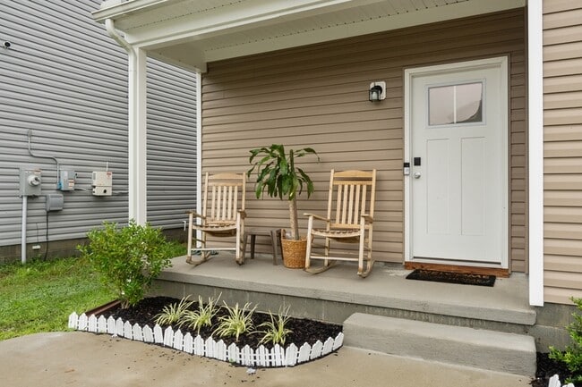 Photo - 824 Somb Moore Ways