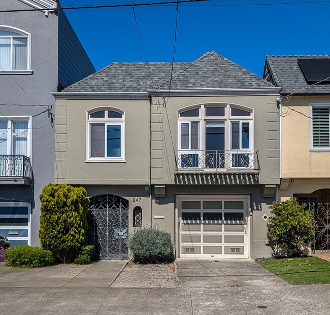 Building Photo - 847 28th Ave