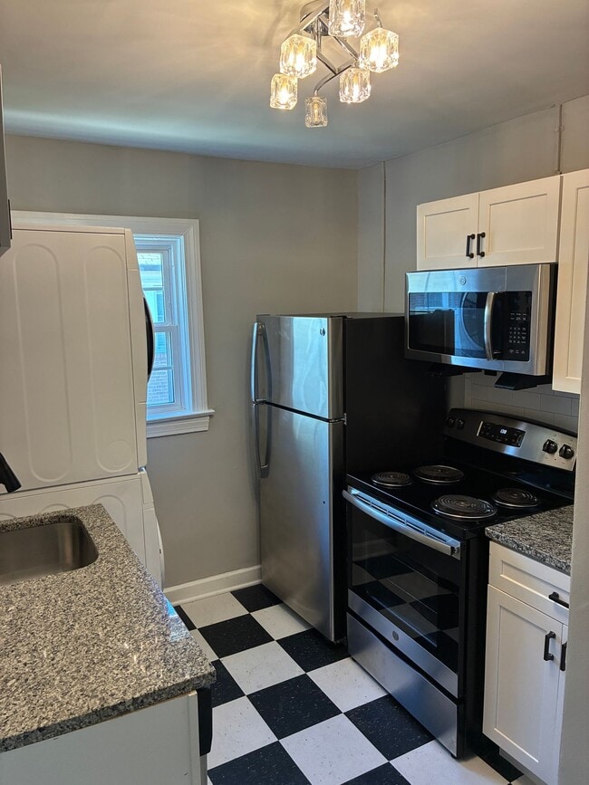 Photo - Avenue Willows 2 bed-1 bath with W/D inclu...