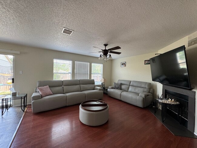 Photo - 5519 Spring Walk