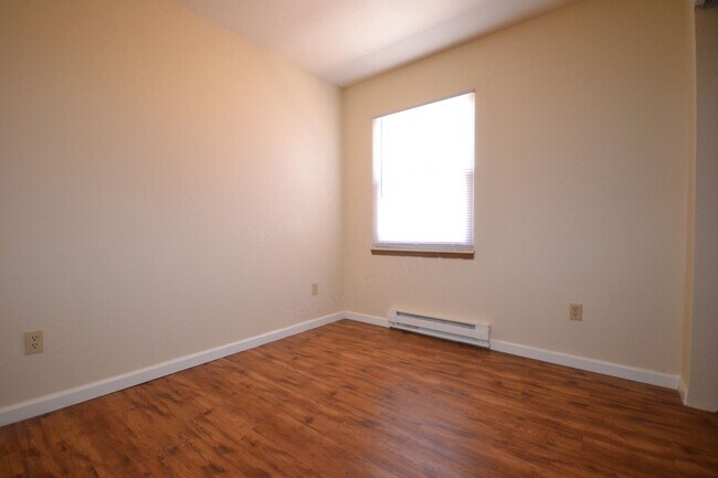Photo - Marshfield Apartments Unit 202