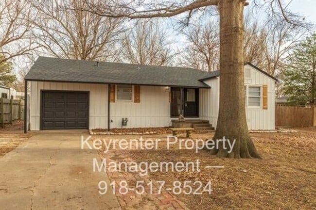 Building Photo - Beautiful 3 bedroom 1 bath, Available in April!