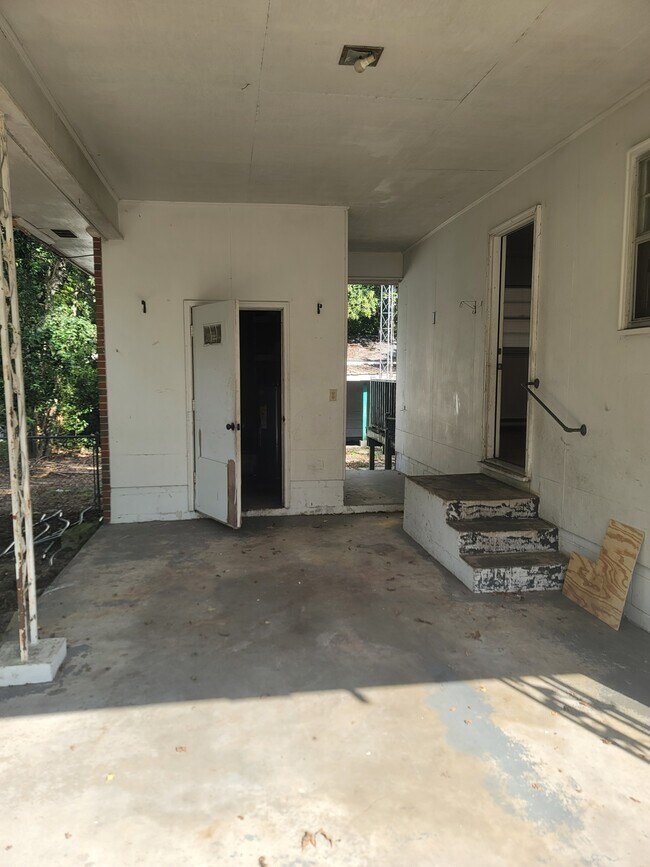 Photo - 1429 THIRD AVE