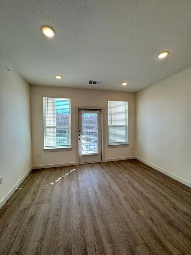 Photo - 601 Alemeda St