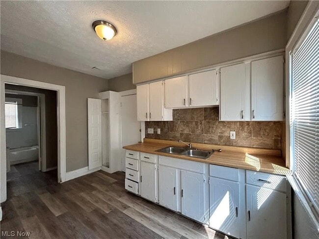 985 E 143rd St Unidad 1