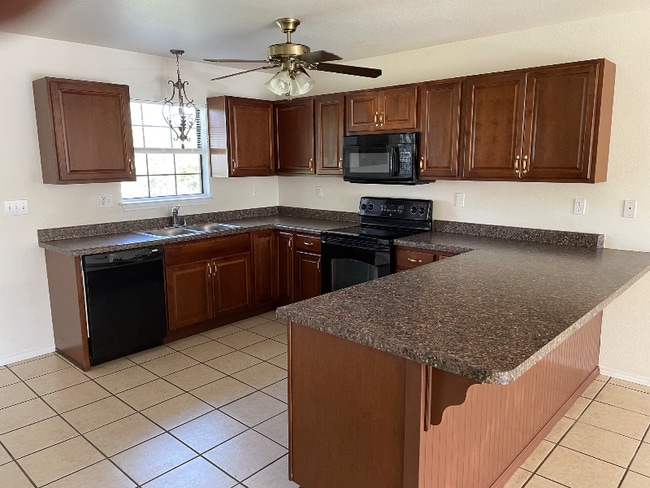 Photo - 485 Yorktown Dr Unit A