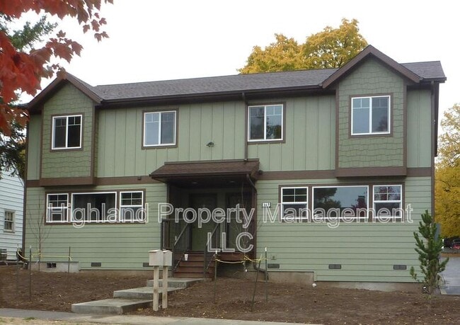 Building Photo - 910 NE Indiana St Unit #B