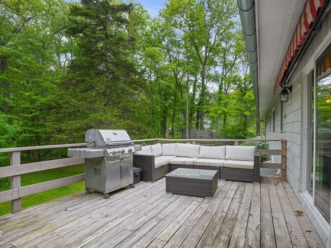 Photo - 330 Cognewaugh Rd