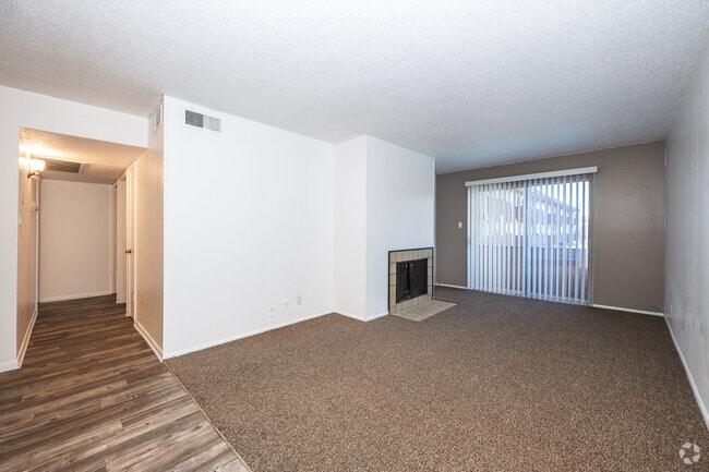 2BR, 1BA - 1,000SF - Living Room