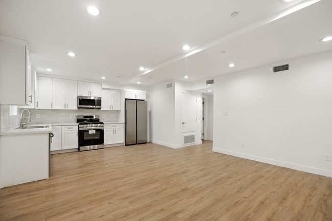 Photo - 4322 Rosewood Ave Unidad 4322