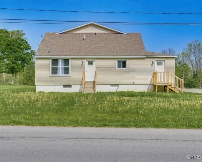 Photo - 276 Lakeshore Rd