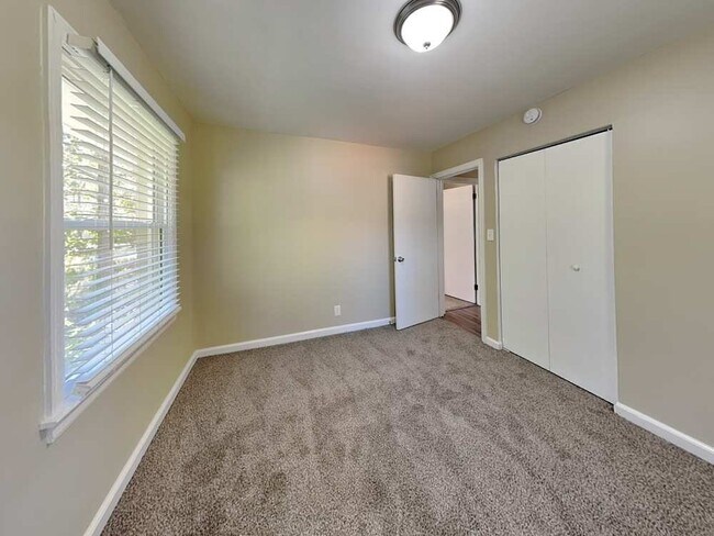 Photo - 277 Rocking Hill Dr SW