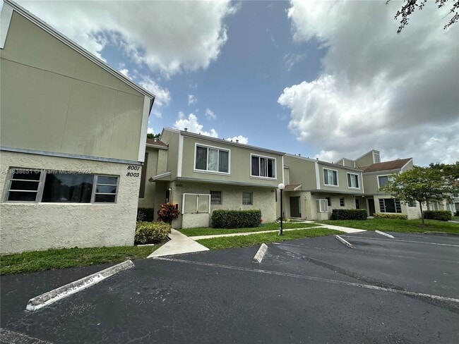Photo - 8005 Lagos De Campo Blvd Unidad L-4 Rental