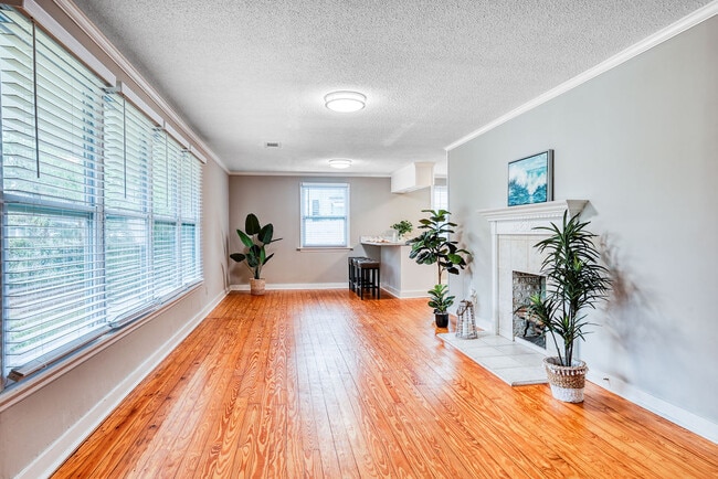 Photo - 2106 Teresa Dr