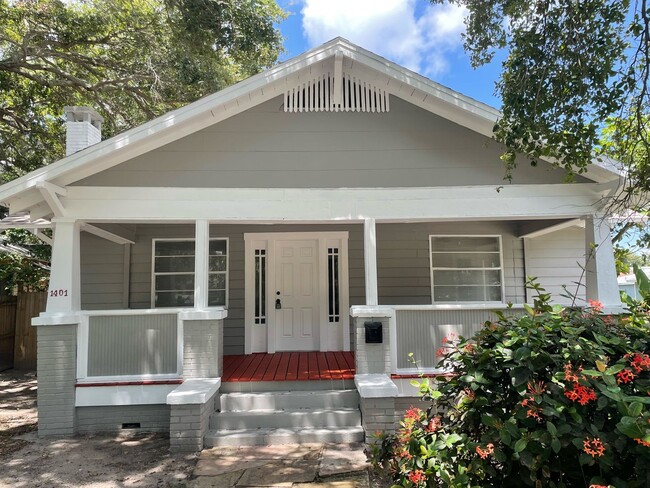 Adorable 3/2 Bungalow Available Now! - Adorable 3/2 Bungalow Available Now! Casa