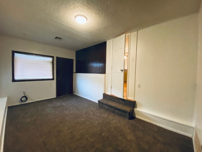 Photo - Charming 3-Bedroom Home for Rent in Centra...