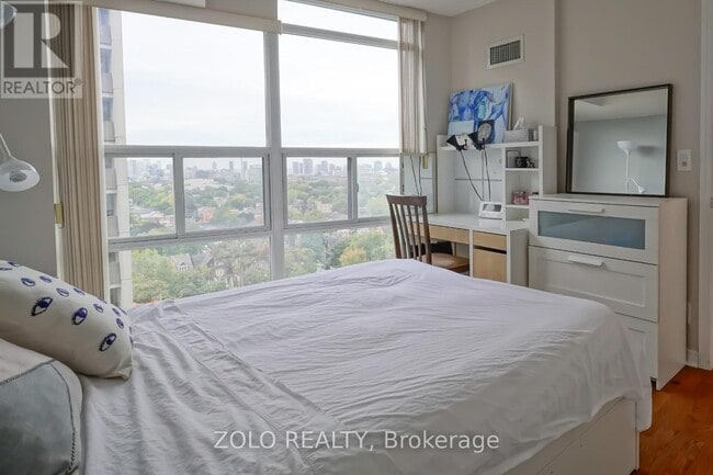 Photo - 736 Spadina Ave. Unit 1404