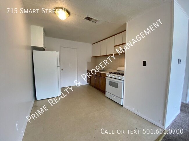 715 Smart St