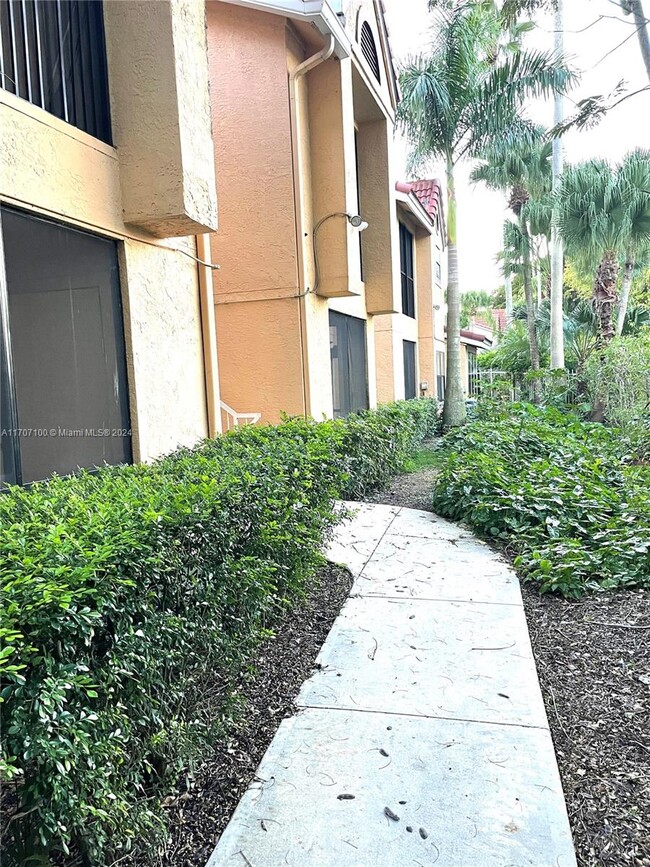 Photo - 15581 SW 104th Terrace Unidad 216 Rental