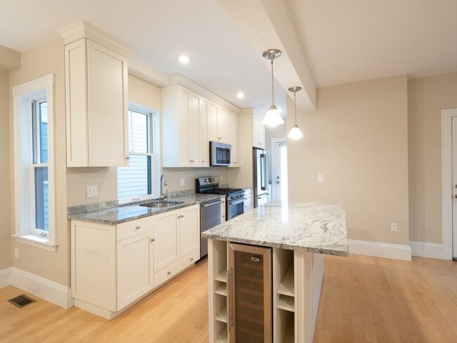 Photo - 24 Hall St Unit 1