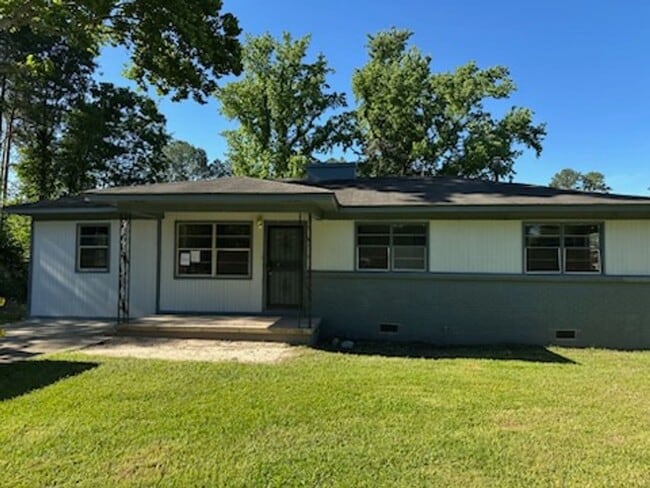 Building Photo - 2051 Carolyn Ln