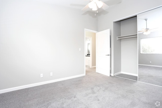 2HAB,1BA-768SQ en planta superior - 38891 Fremont Blvd - The District Fremont