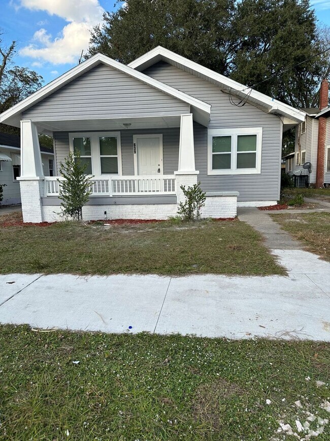 Building Photo - Charming Renovated Cottage Home -North Jac...