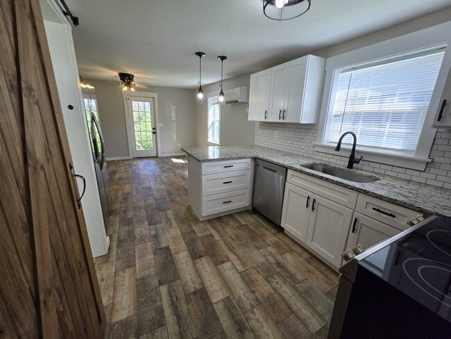 Photo - 803 Marve St