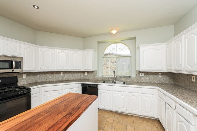 Photo - 5BR/2.5BA | Newly Renovated Single Family Home | Great Front and backyard | Private Pool!