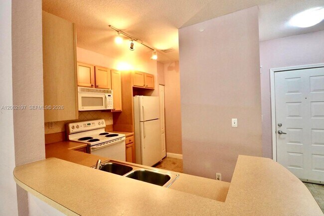 6001 SW 70th St Unit 117