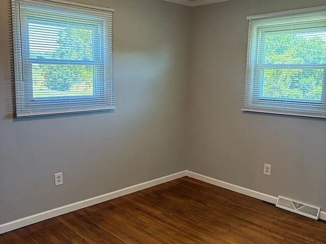 Photo - 204 Pear Tree Rd