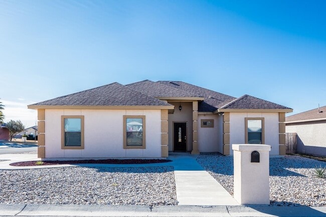 Building Photo - 300 Don Martin Dr